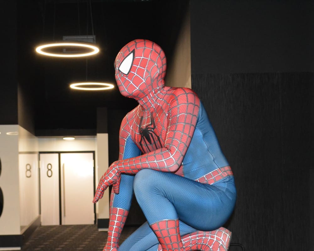 Groupe denfants en pleine animation culturelle à Toulouse