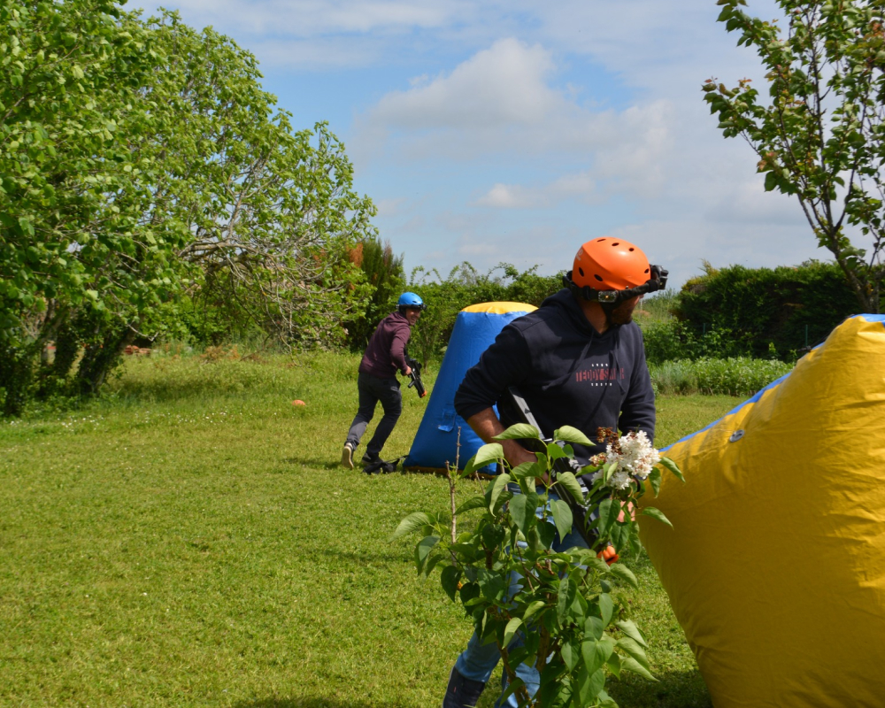 Jeu de groupe entre collaborateurs lors dun événement dentreprise à Montauban